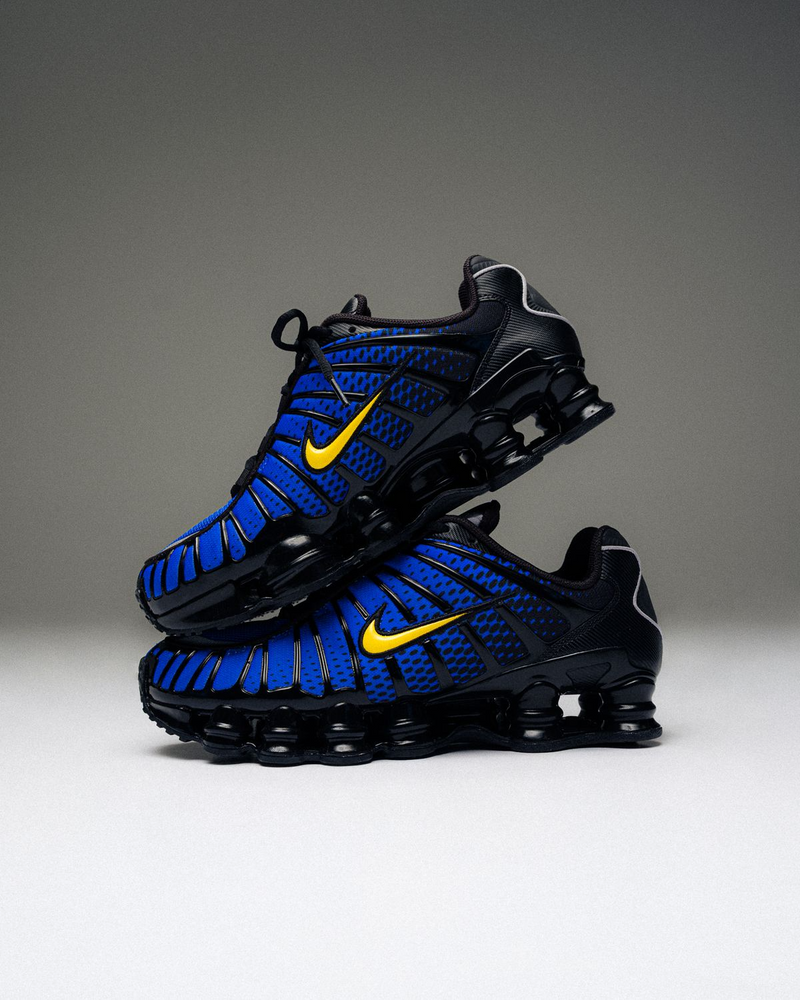 NIKE SHOX