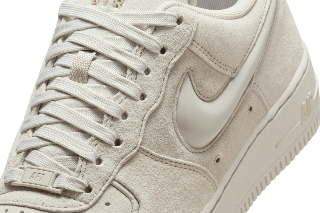 Nike Air Force 1 Light Bone