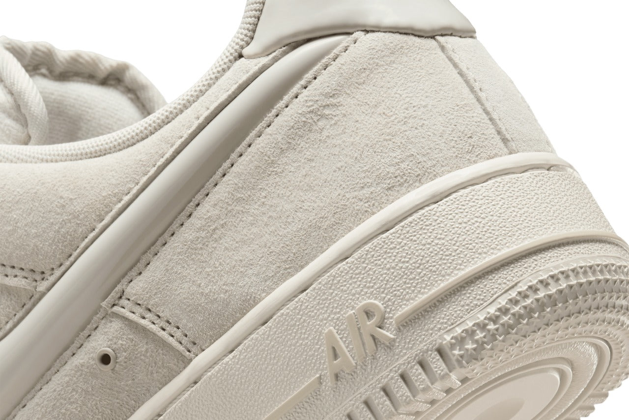 Nike Air Force 1 Light Bone